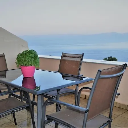 With Amazing View Apartment